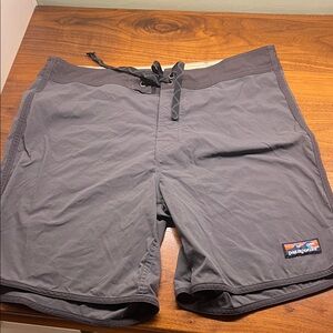 Patagonia Men's Scallop Hem Stretch Wavefarer® Boardshorts - 18" - Size 32